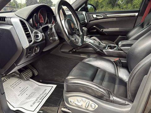 Used 2017 Porsche Cayenne GTS AWD/4WD image 15