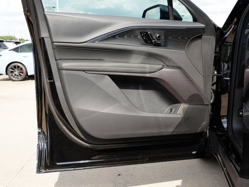 New 2025 Cadillac Lyriq Luxury image 20