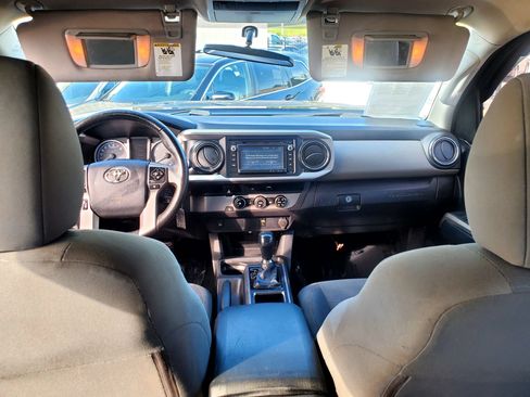 Used 2016 Toyota Tacoma SR5 w/ Towing Package RWD image 3