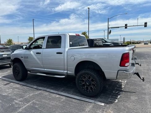 Used 2017 RAM 1500 ST w/ SXT Appearance Group AWD/4WD image 3