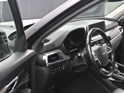 Used 2022 Kia Telluride SX w/ Towing Package FWD image 15