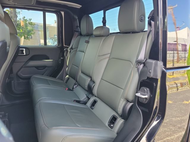 Used 2025 Jeep Gladiator Mojave AWD/4WD image 27