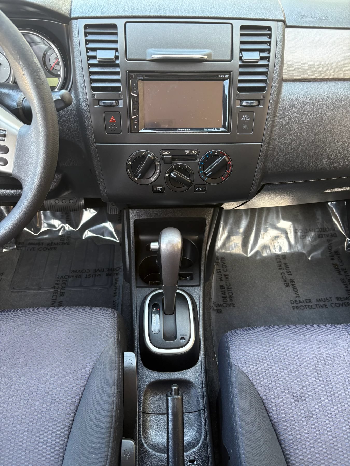 Used 2007 Nissan Versa Hatchback FWD image 18