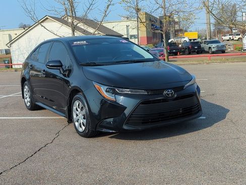 Used 2025 Toyota Corolla LE FWD image 3