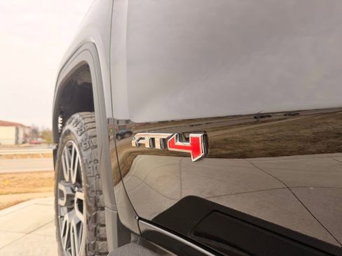 Used 2024 GMC Sierra 1500 AT4 w/ Technology Package image 12