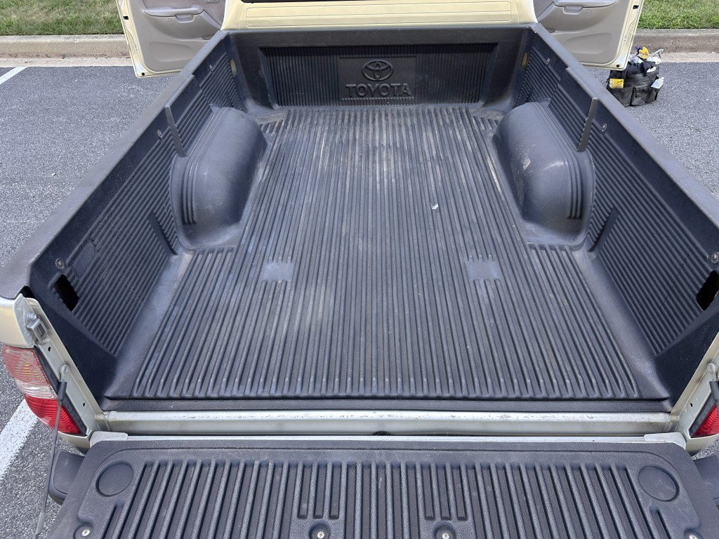 Used 2003 Toyota Tacoma 2WD Xtracab w/ SR5 Pkg image 22