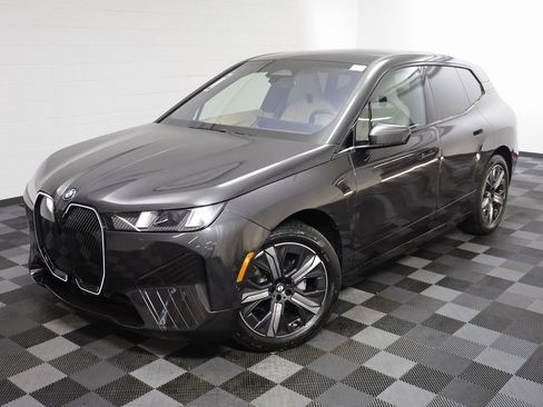 New 2026 BMW iX xDrive45 w/ Premium Package image 2