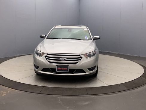 Used 2018 Ford Taurus Limited AWD/4WD image 8