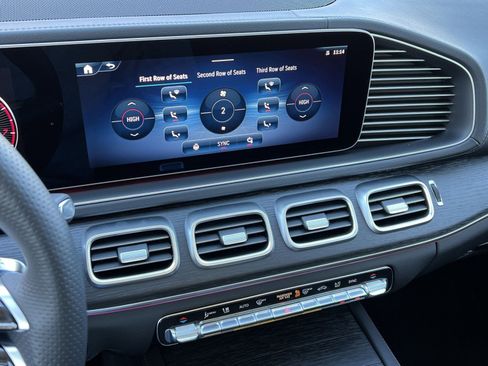 New 2026 Mercedes-Benz GLS 450 4MATIC image 19