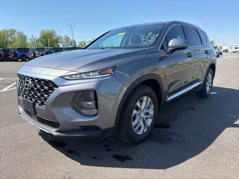 Used 2020 Hyundai Santa Fe SE image 2