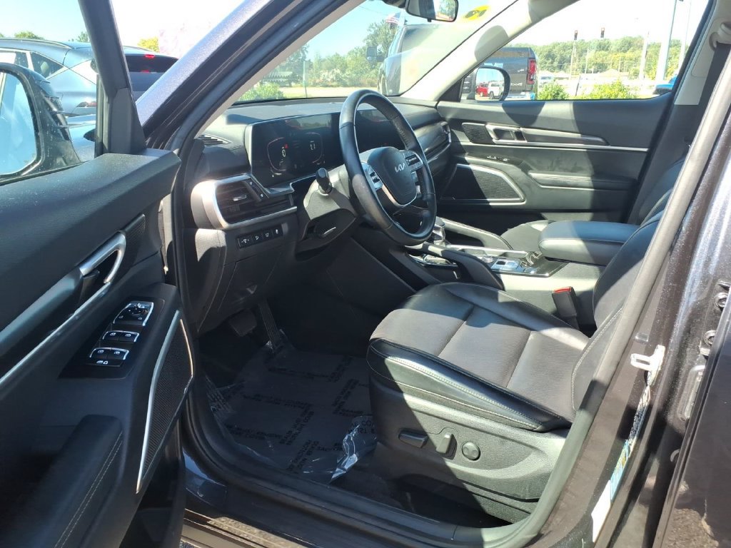 Used 2025 Kia Telluride S AWD/4WD image 8