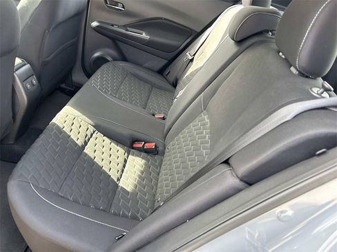 Used 2021 Nissan Kicks SV image 10