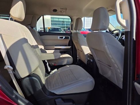 Used 2021 Ford Explorer XLT image 13