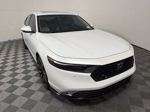 Used 2023 Honda Accord Touring image 8