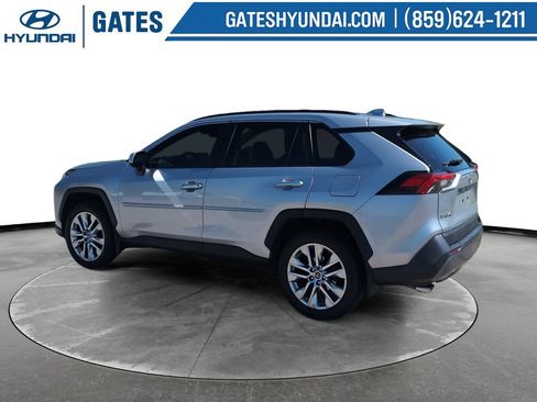 Used 2019 Toyota RAV4 Limited AWD/4WD image 7