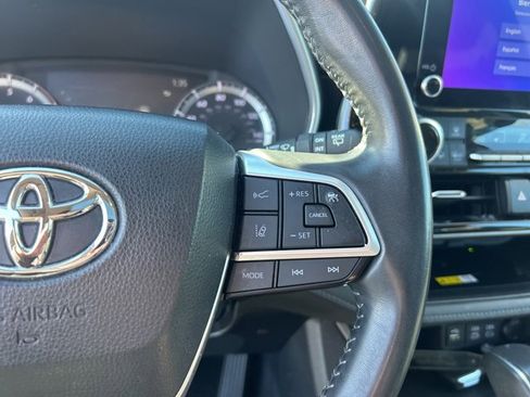 Used 2024 Toyota Highlander XLE image 23