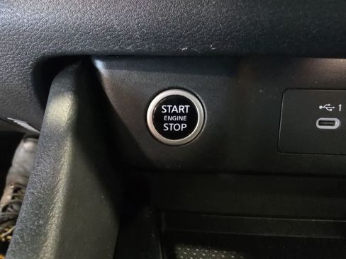 Used 2022 Nissan Rogue SV AWD/4WD image 23