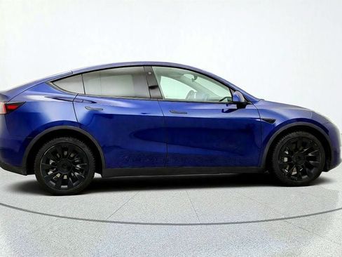 Used 2022 Tesla Model Y Long Range AWD/4WD image 4