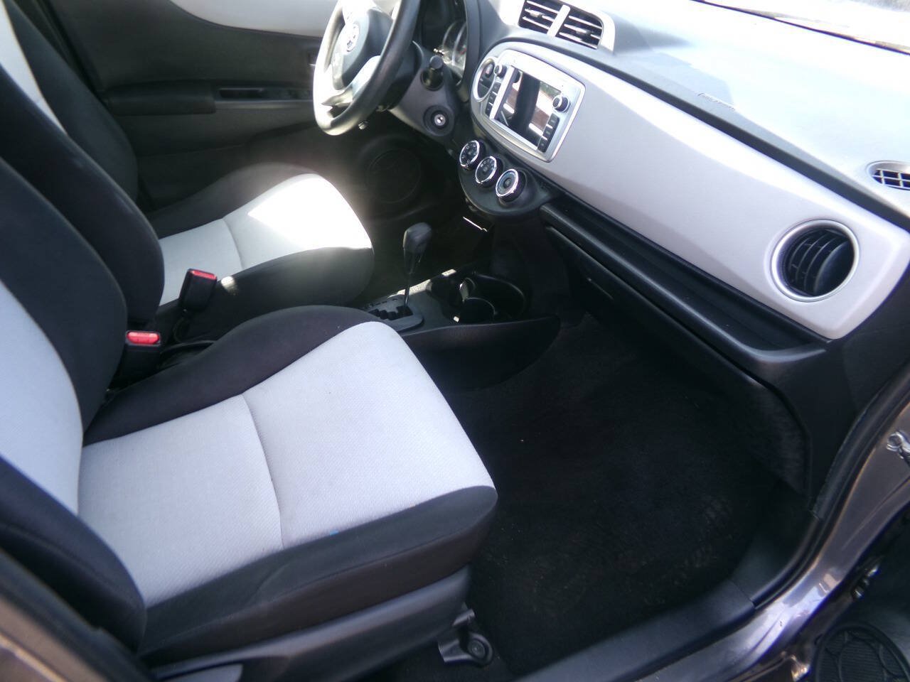 Used 2014 Toyota Yaris LE FWD image 9