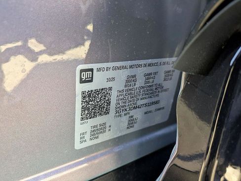 New 2026 Cadillac Optiq Luxury 2 image 32