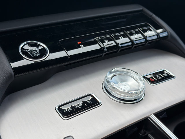New 2027 Lincoln Navigator Reserve w/ Jet Appearance Package AWD/4WD image 29