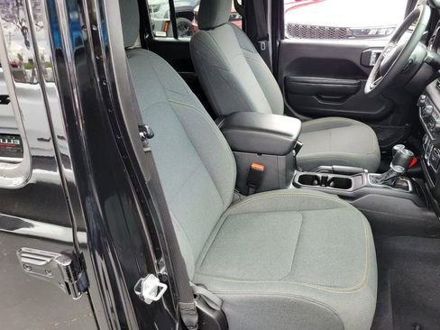 Used 2025 Jeep Wrangler Unlimited Sport AWD/4WD image 17