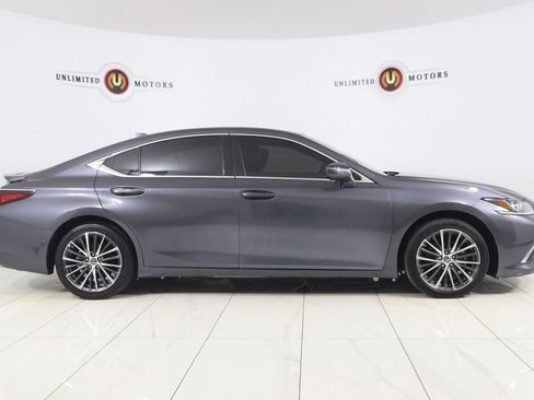 Used 2023 Lexus ES 300h w/ Premium Package image 2