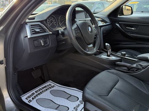 Used 2017 BMW 320i xDrive Sedan image 10