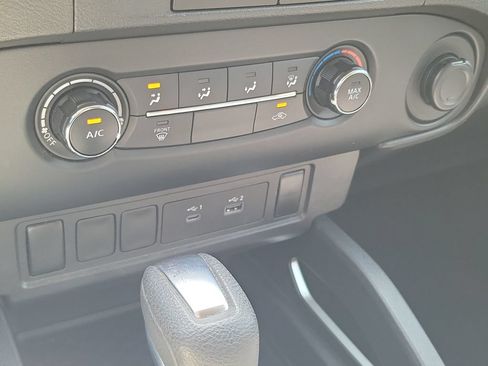 Used 2022 Nissan Frontier SV RWD image 26