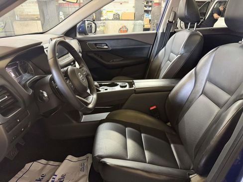 Used 2021 Nissan Rogue SV w/ Premium Package AWD/4WD image 6