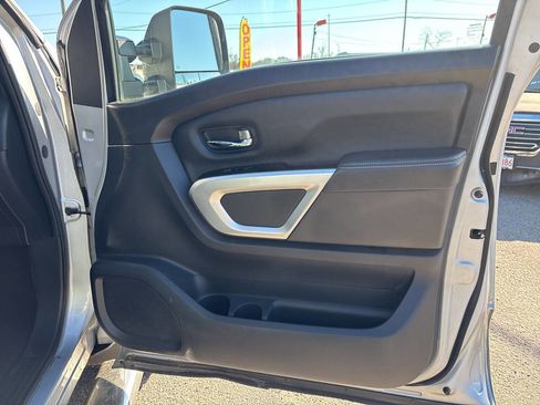 Used 2017 Nissan Titan PRO-4X image 15