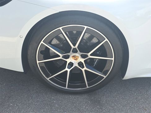 Used 2025 Porsche 911 Carrera 4 GTS image 14