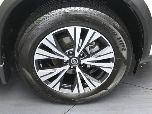 Used 2021 Nissan Rogue SV image 32