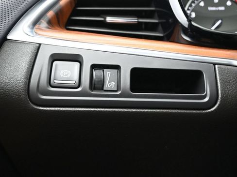 Certified 2023 Cadillac XT5 Premium Luxury AWD/4WD image 18