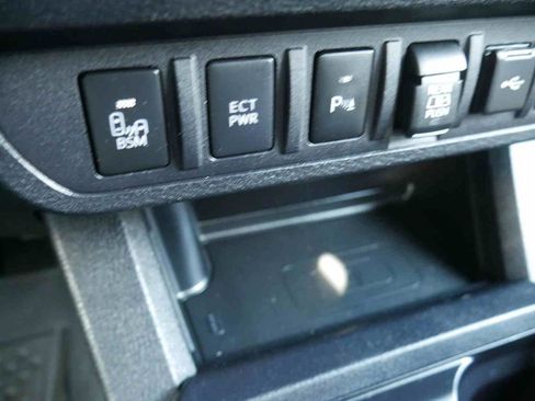 Used 2023 Toyota Tacoma TRD Off-Road image 32