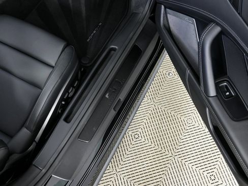 Certified 2024 Porsche 911 image 23