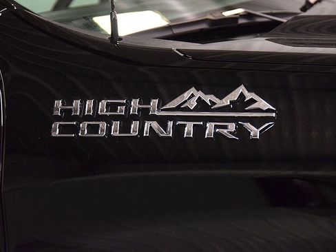 Used 2024 Chevrolet Silverado 1500 High Country w/ Z71 Off-Road Package image 12