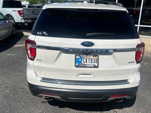 Used 2018 Ford Explorer XLT w/ Equipment Group 202A AWD/4WD image 14