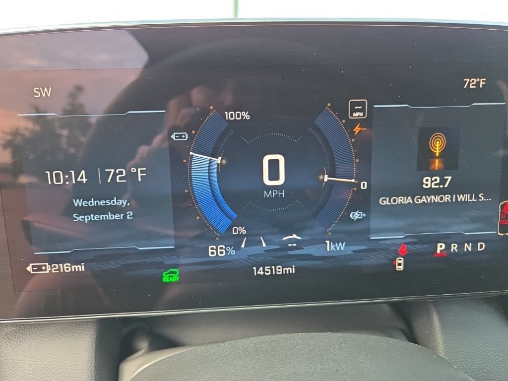 Certified 2025 Chevrolet Equinox EV RS FWD image 19
