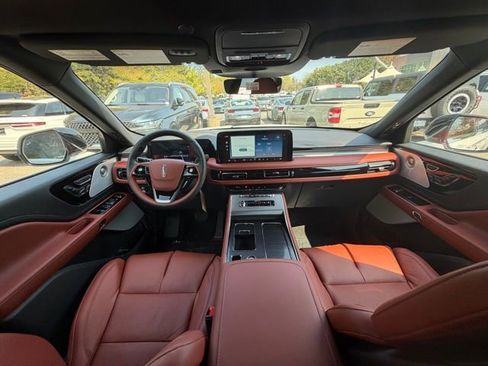 New 2025 Lincoln Aviator Reserve w/ Luxury Package image 5