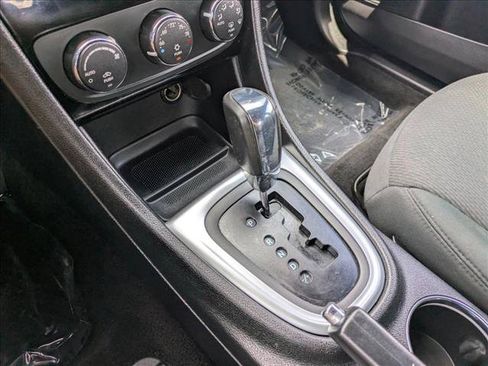 Used 2012 Chrysler 200 Touring FWD image 12
