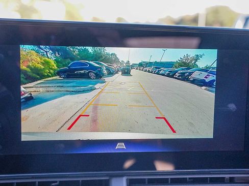 Used 2024 Chevrolet Trax RS w/ Sunroof Package image 17