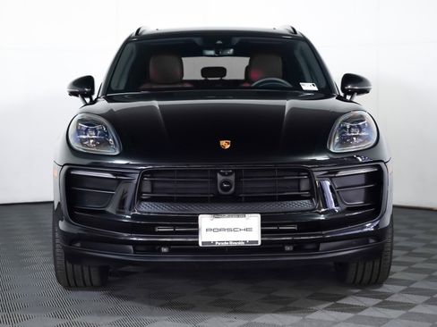 Certified 2025 Porsche Macan image 8