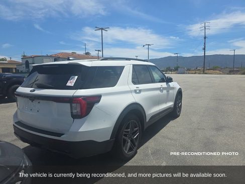 Used 2025 Ford Explorer ST-Line w/ Premium Package RWD image 6