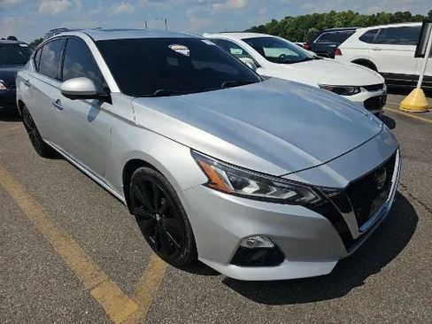 Used 2019 Nissan Altima 2.5 Platinum AWD/4WD image 3