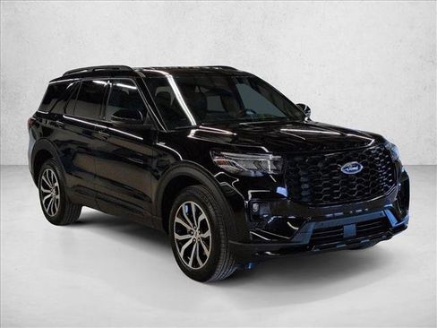Used 2025 Ford Explorer ST-Line image 3