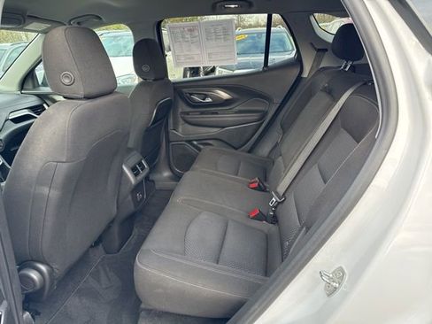 Used 2023 GMC Terrain SLE image 18