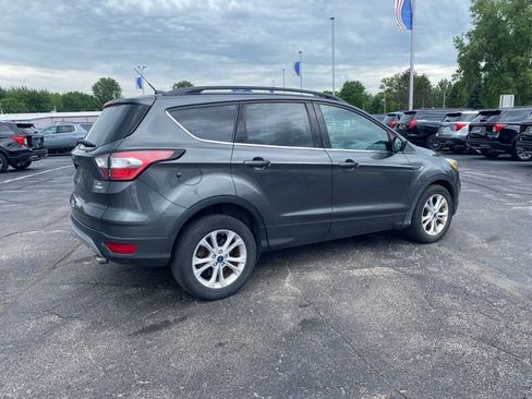 Used 2018 Ford Escape SE FWD image 5