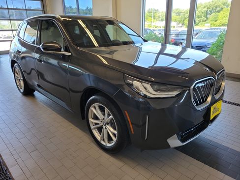 Used 2025 BMW X3 xDrive30i AWD/4WD image 3
