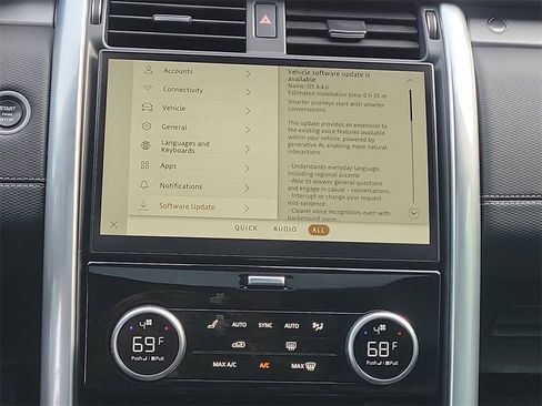 Certified 2024 Land Rover Discovery Dynamic SE image 21